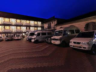 Nahar Nilgiris Hotel 3*