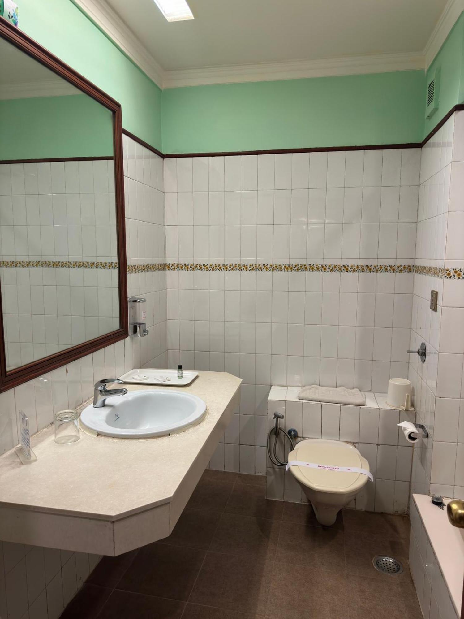 Nahar Nilgiris 3*